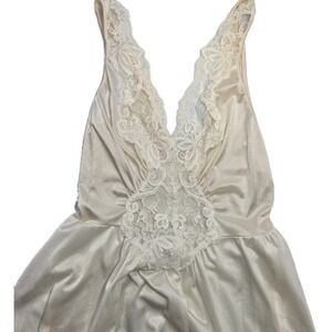 Vintage Maxi Nightgown Cream Ivory Lace V-Neck Full Slip Lingerie Dress Lorraine